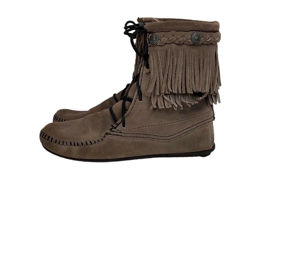 Minnetonka Shoes - Minnetonka | Rubber Sole Suede Plain Fringes Boots Boots